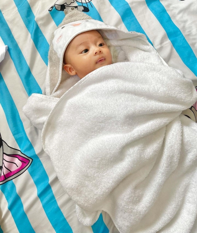Potret Terbaru Baby Shaka Anak Dinda Hauw yang Kini Pintar Berekspresi dan Makin Ganteng