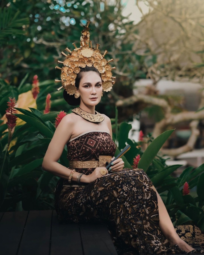 Ini Nama Asli Selebriti Berdarah Bali yang Indah Didengar, Ada yang Panjang Banget!