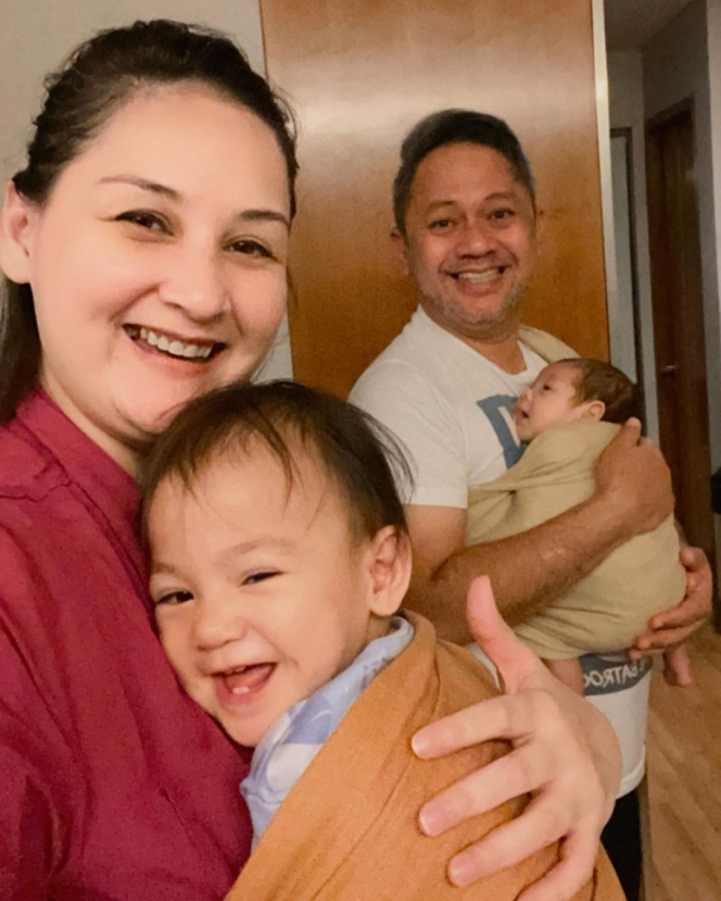 8 Potret Terbaru Baby Balint, Keponakan Mona Ratuliu yang Diasuh bak Anak Kandung Sendiri