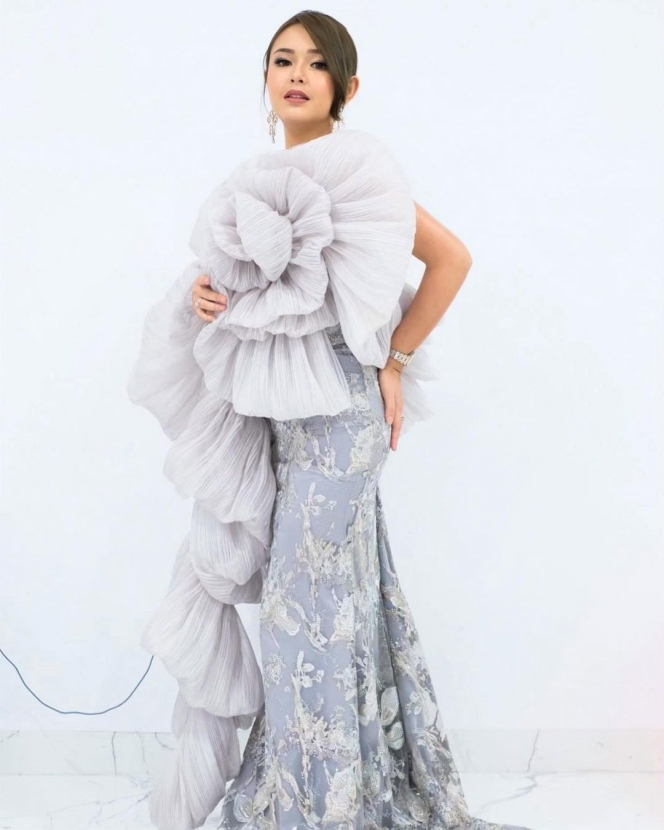 Intip Penampilan Cantik Amanda Manopo di Indonesian Television Awards 2021 yang Menawan