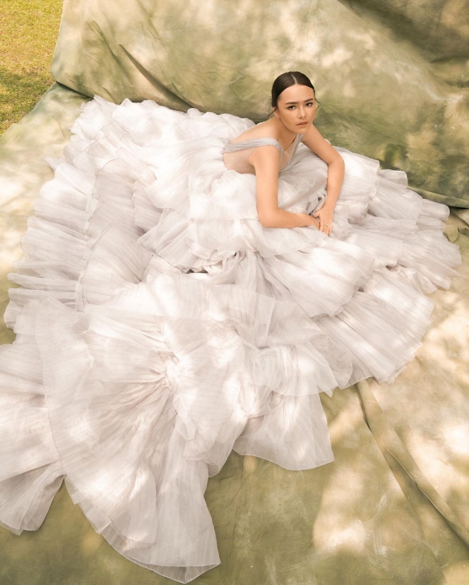 Pesona Amanda Manopo di Pemotretan Terbaru dengan Gaun Transparan, Mirip Penari Balet!