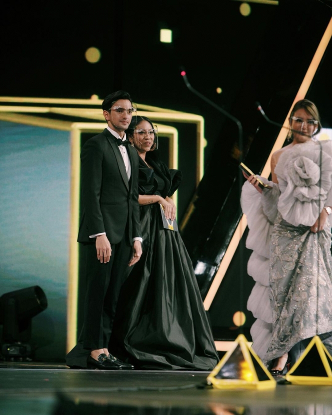 7 Potret Omar Daniel dan Amanda Manopo yang Ramai Dijodohkan Usai di Indonesian Television Awards 