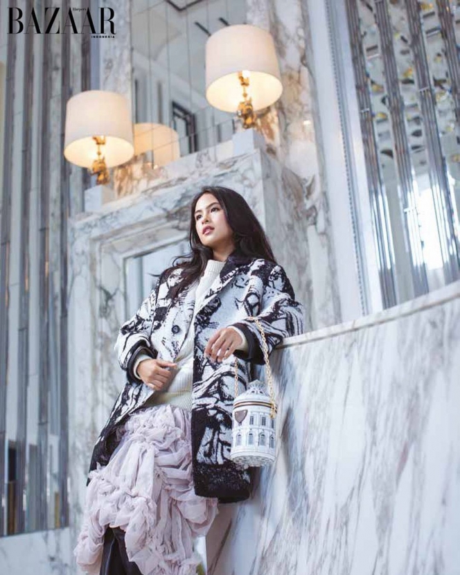 6 Fotosyut Terbaru Maudy Ayunda, Pakai Outfit Branded dan Berkelas Bak Sosialita