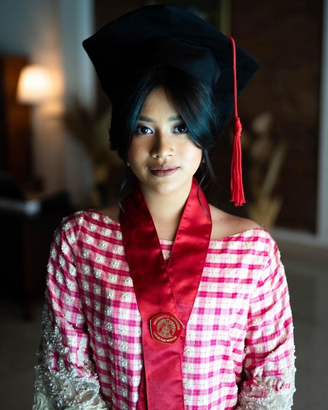Potret Siti Adira, Anak Ikke Nurjannah dan Aldi Bragi yang Cantik Memesona Penuh Prestasi