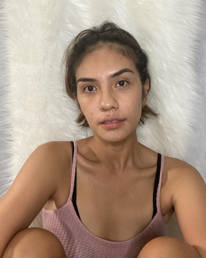 6 Potret Cantik Nadila Ernesta, Gak Ragu Posting Wajah Tanpa Make Up