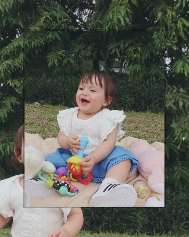 7 Foto Menggemaskan Baby Chloe, Putri Asmirandah yang Genap Berusia 10 Bulan