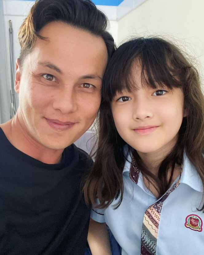 6 Putri Aktor Ganteng Indonesia, Wajahnya Bisa Saingi Karir Sang Ayahnya Nih!