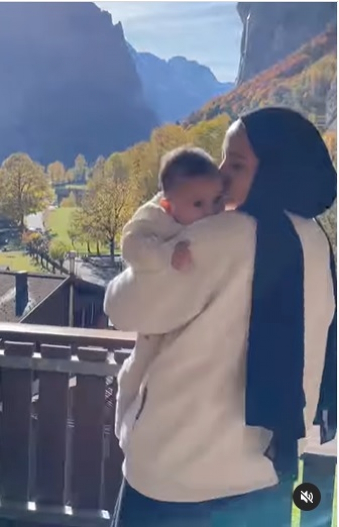 7 Liburan Baby Ukkasya dan Keluarga di Swiss