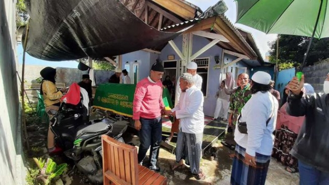 Potret Suasana Rumah Duka Hanna Kirana Suara Hati Istri, Sang Kekasih Ikut Salat Jenazah