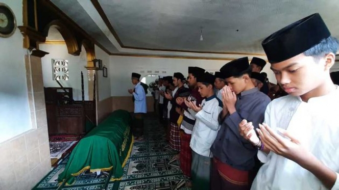 Potret Suasana Rumah Duka Hanna Kirana Suara Hati Istri, Sang Kekasih Ikut Salat Jenazah