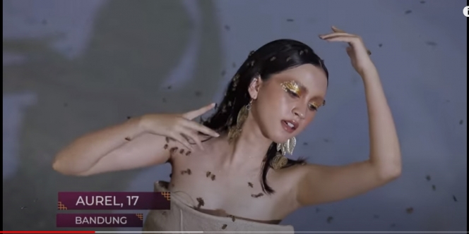 10 Gaya Pemotretan Para Finalis Indonesias Next Top Model Bareng Lebah, Sampai Nangis Disengat