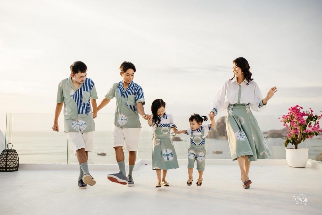 7 Potret Keseruan Keluarga Ruben Onsu Liburan di Labuan Bajo, Gemes Pakai Outfit Super Kompak