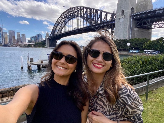 Potret Acha Septriasa dan Amanda Rawles Hangout Bareng di Australia, Gayanya Bak Seumuran!