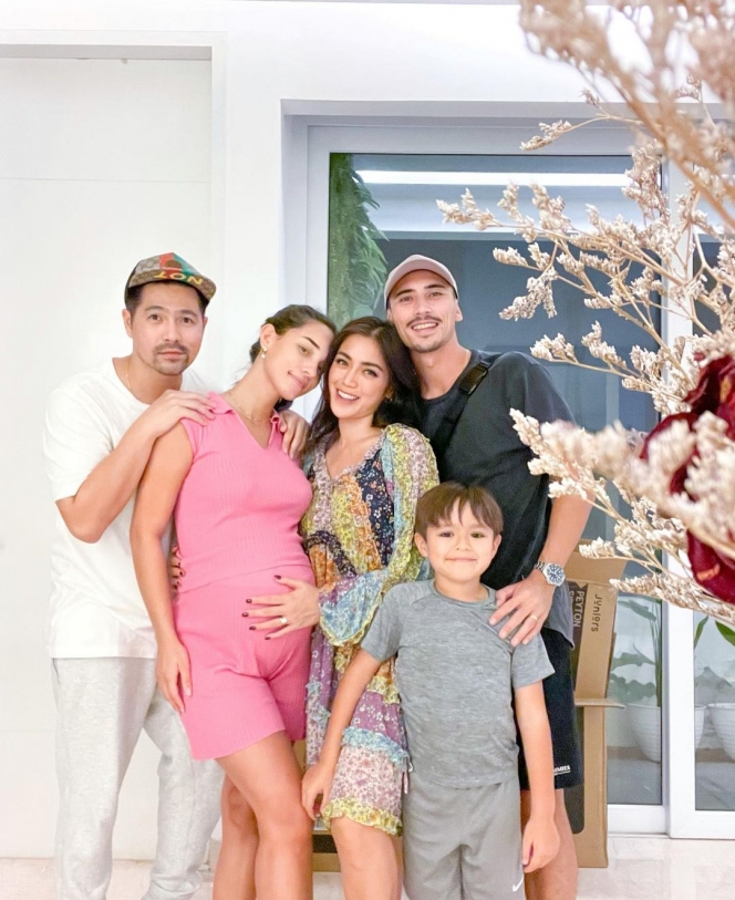 8 Potret Bahagia Keluarga Jessica Iskandar dan Vincent Verhaag yang Kini Sedang Menantikan Anak Kedua