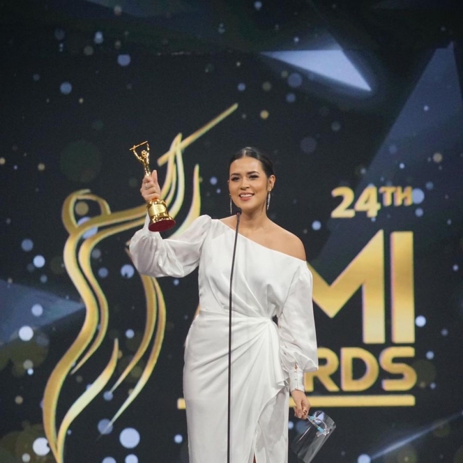 8 Potret Para Selebriti Saat Hadiri AMI Awards 2021, Lesti Kejora dengan Pamer Baby Bump-nya