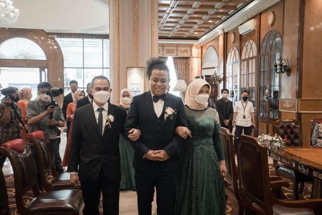 Ini Potret Pernikahan Gratis dari Ussy Sulistiawaty yang Digelar Secara Mewah!