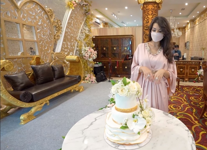 Ini Potret Pernikahan Gratis dari Ussy Sulistiawaty yang Digelar Secara Mewah!
