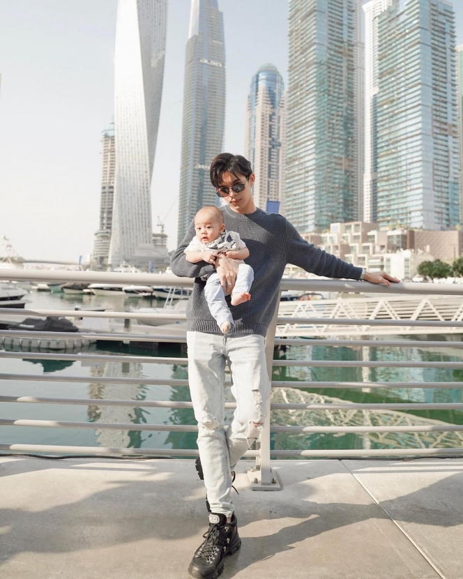 Ini Potret Dinda Hauw ke Dubai Bareng Keluarga, Tinggalkan Anak dan Suami di Hotel untuk Bekerja