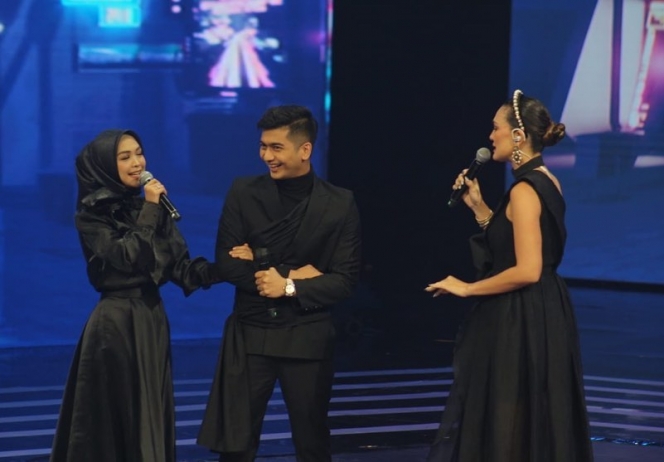 Jadi Bu RT Paling Cantik se-Indonesia, Ini 7 Potret Luna Maya Hadiri Indonesian Esport Awards
