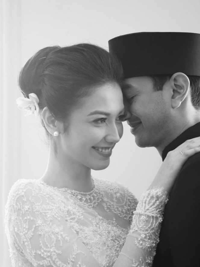 Potret Terbaru Velove Vexia, Diduga Sudah Menikah karena Unggah Foto Mesra dengan Pasangan
