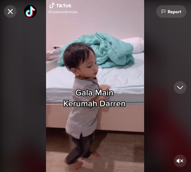Seru Abis, Ini Potret Baby Gala Main Bareng Darren Anak Maharani Kemala yang Gemesin Banget!