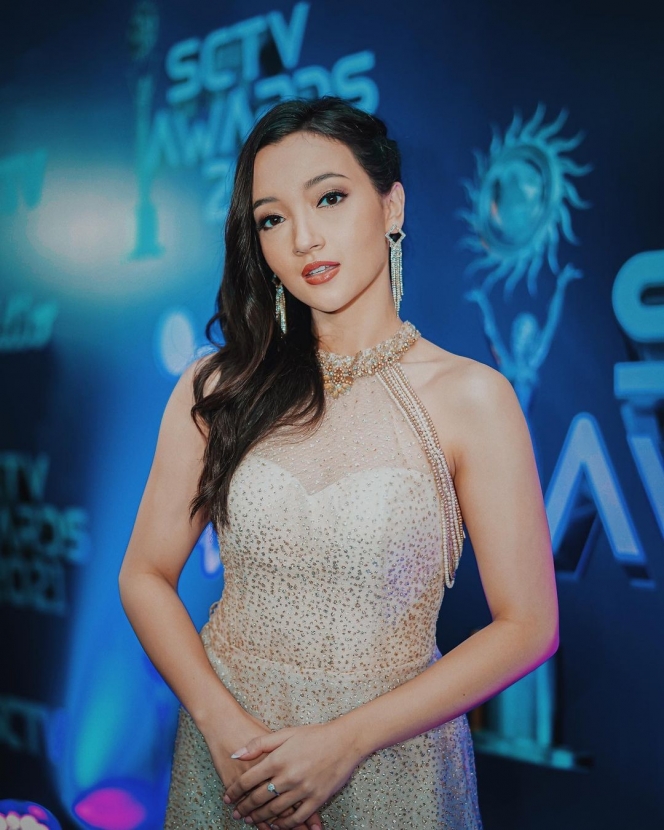 Pesona Megan Domani saat Hadiri SCTV Awards, Cantik Banget loh!