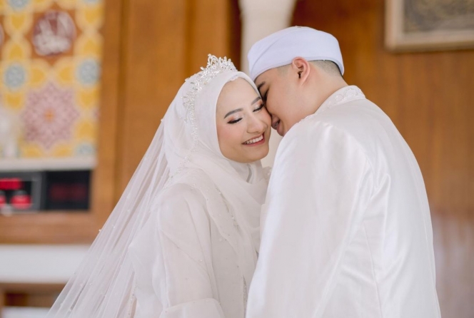 Belum Genap 200 Hari Menikah, Potret Kenangan Manis Mendiang Ameer Azzikra Bersama Istri