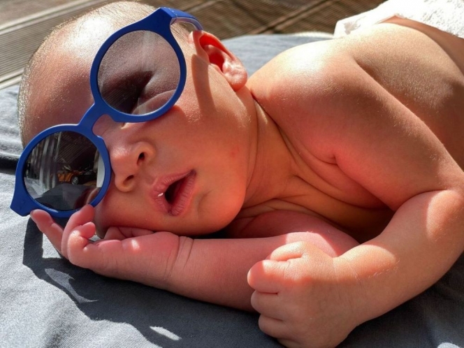 10 Potret Baby Rayyanza dengan Berbagai Pose, Imut dan Gemesin Sejak Lahir!