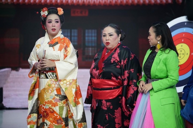 Biasa Berkebaya, 10 Potret Soimah Pakai Kimono Ini Juga Gak Kalah Anggun lho!