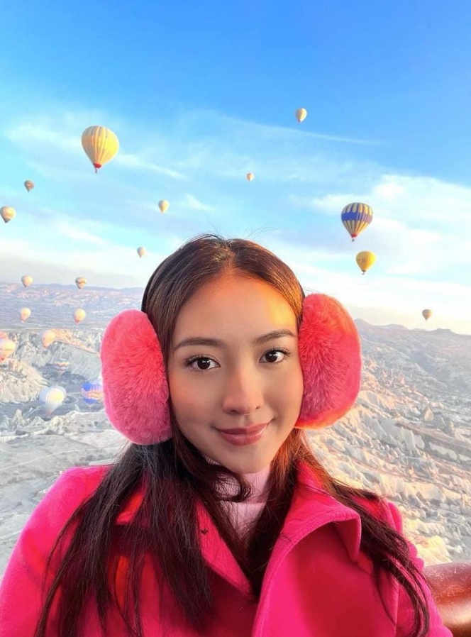 Potret Seru Liburan Natasha Wilona di Cappadocia yang Lagi Viral Gara-Gara Serial Layangan Putus