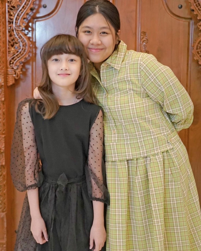 7 Potret Terbaru Amel Putri Sulung Ussy Sulistiawaty, Gadis Manis yang Bakal Punya KTP Tahun Ini