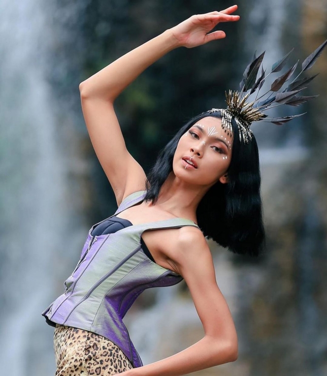 Ini Gaya Pemotretan Finalis Indonesian Next Top Model dengan Tema Etnik dan Buas
