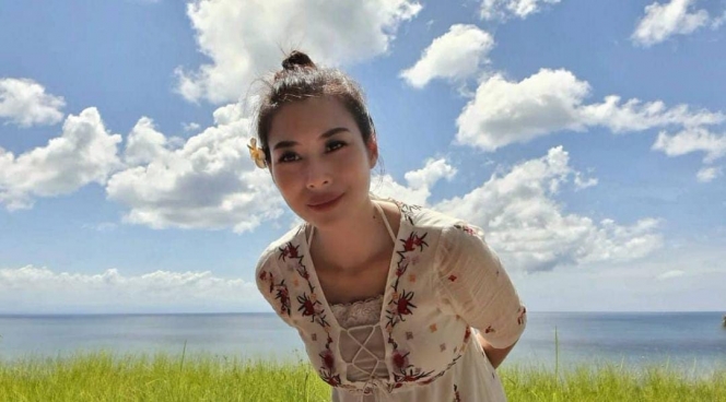 10 Potret Anya Dwinov, Presenter Cantik yang Jadi Sorotan Karena Tak Mau Punya Anak