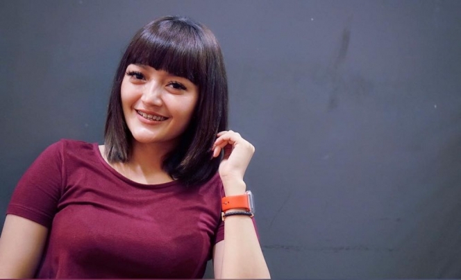10 Potret Lawas Siti Badriah di Awal Karir, Rambut Poni dan Makeup Cetar Jadi Andalan!