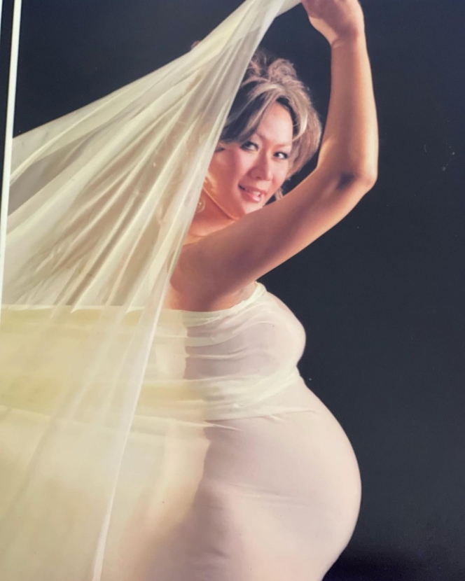 11 Potret Maternity Shoot Inul Dararista yang Baru Terungkap, Ungkap Tunggu Kehamilan Selama 13 Tahun