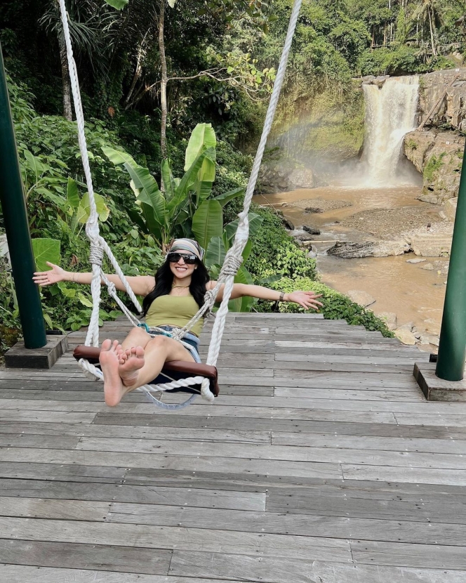 9 Potret Nisya Ahmad yang Mendadak Liburan ke Bali, Honeymoon Gemas Lagi Bareng Suami 