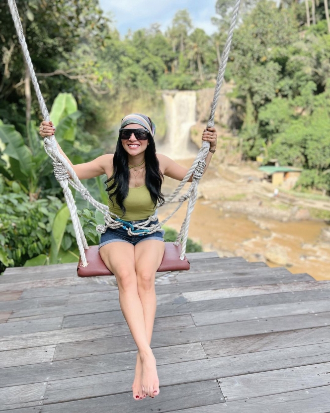 9 Potret Nisya Ahmad yang Mendadak Liburan ke Bali, Honeymoon Gemas Lagi Bareng Suami 