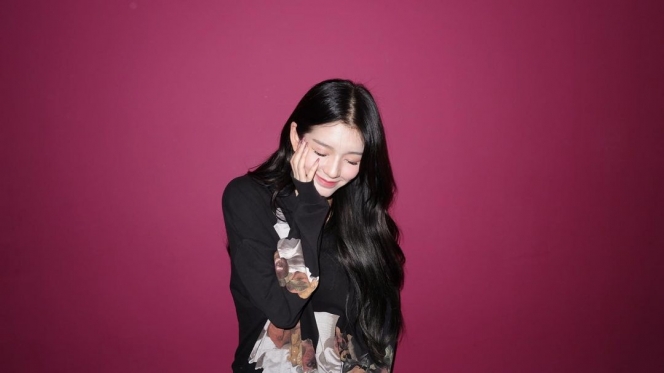 Intip 10 Pesona Lee Soodam, Visual di Grup SECRET NUMBER yang Jago Tari Tradisional Korea
