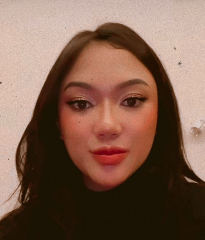 10 Foto Selfie Marion Jola yang Cantik Banget, Mulai dari Full Make Up sampai Bibir Merah Merona