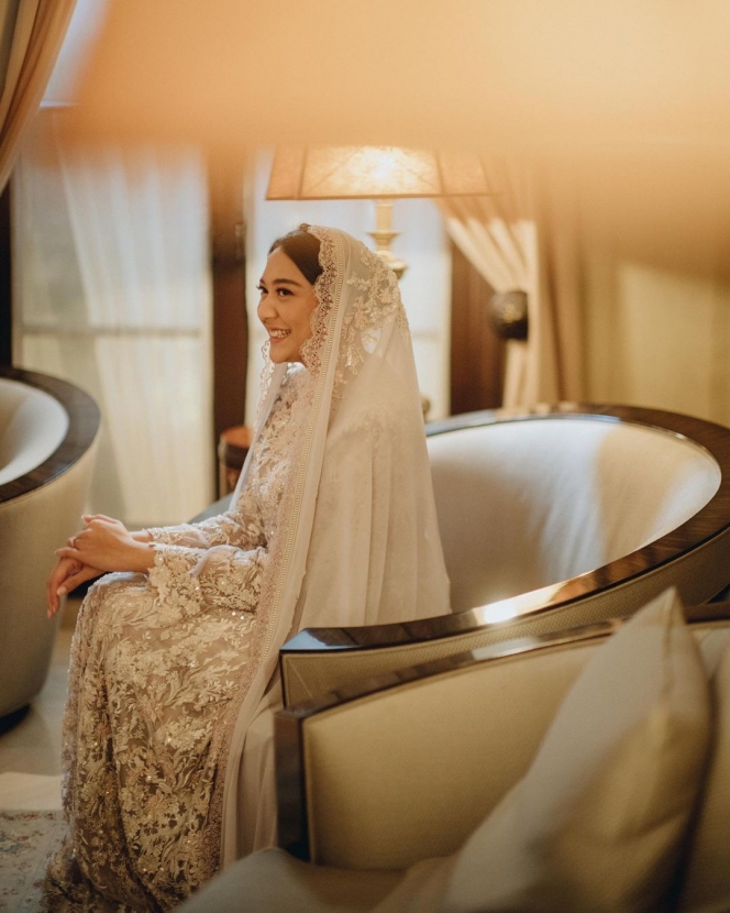 Serba-Serbi Pernikahan Putri Tanjung, Mulai dari Jalani Ritual Adat hingga Dapat Mahar Spesial