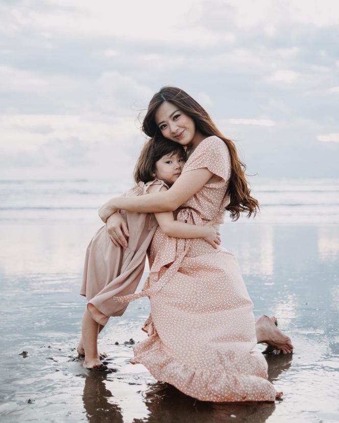 Deretan Maternity Shoot Franda di Bali, Quality Time bareng Vechia Jelang Punya Adik Baru