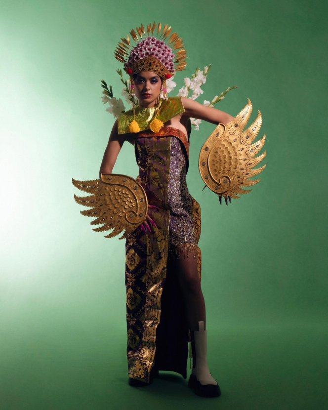 10 Pemotretan Unik Eva Celia, Mulai Bawa Budaya Indonesia Sampai Bergaya Manusia Millenium