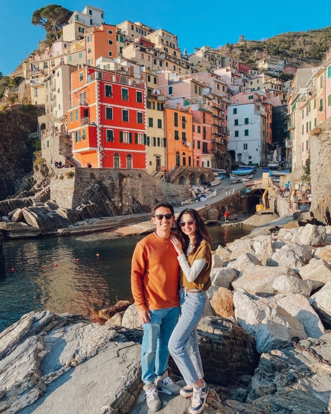 10 Momen Belva Devara dan Sabrina Honeymoon di Italia, Netizen: Outfit Selalu Matching sama Spot Fotonya