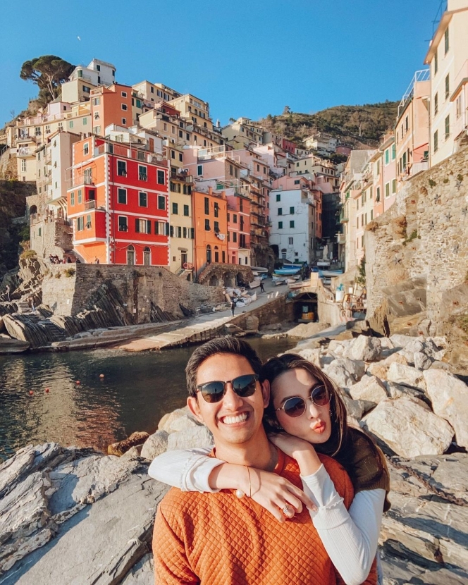 10 Momen Belva Devara dan Sabrina Honeymoon di Italia, Netizen: Outfit Selalu Matching sama Spot Fotonya