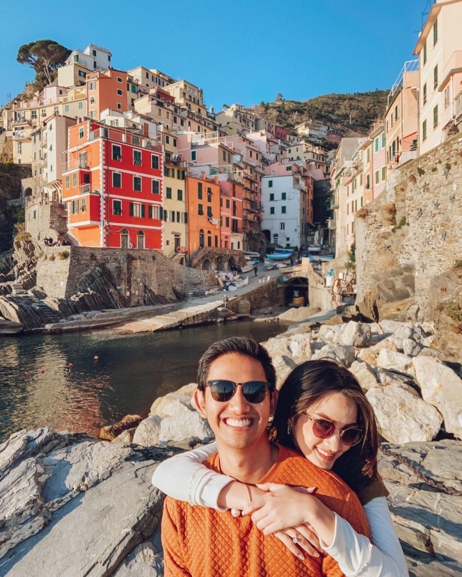 10 Momen Belva Devara dan Sabrina Honeymoon di Italia, Netizen: Outfit Selalu Matching sama Spot Fotonya