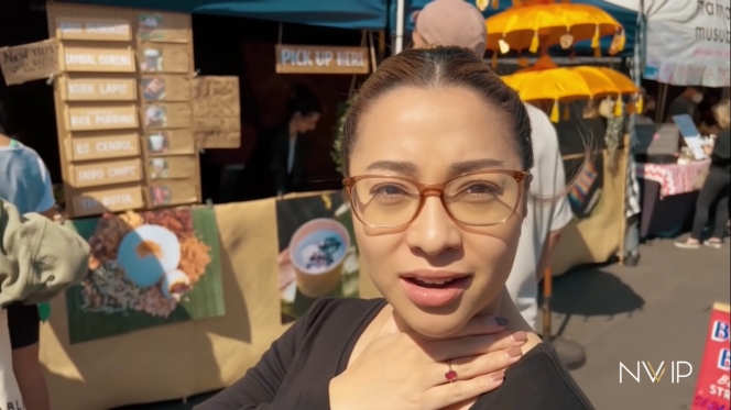 10 Momen Nikita Willy Berburu Kuliner di Amerika, Outfit Sederhananya Curi Perhatian