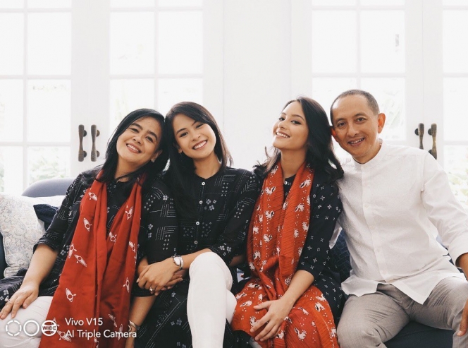 10 Potret Maudy Ayunda Tampil Anggun Memukau Pakai Batik dan  Kebaya, Memang Cocok Jadi Jubir Indonesia di G20