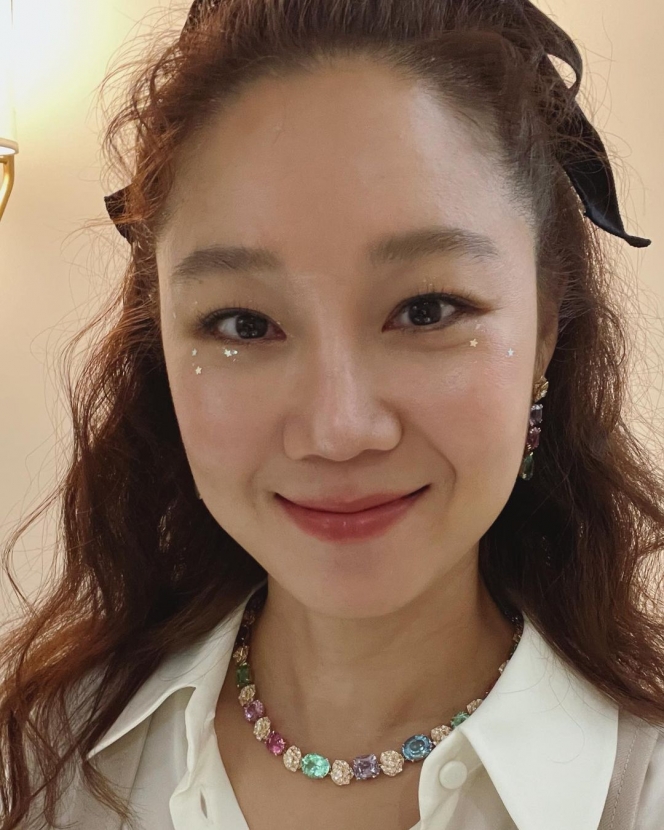 10 Pesona Gong Hyo Jin, Aktris Korea yang Dapat Buket Bunga di Pernikahan Hyun Bin dan Son Ye Jin