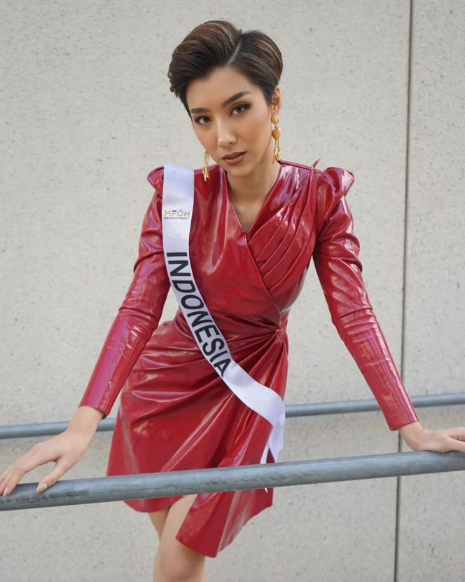 Identik Pendek, Ini 10 Potret Nadia Tjoa Juara Miss Face of Humanity dengan Rambut Panjang