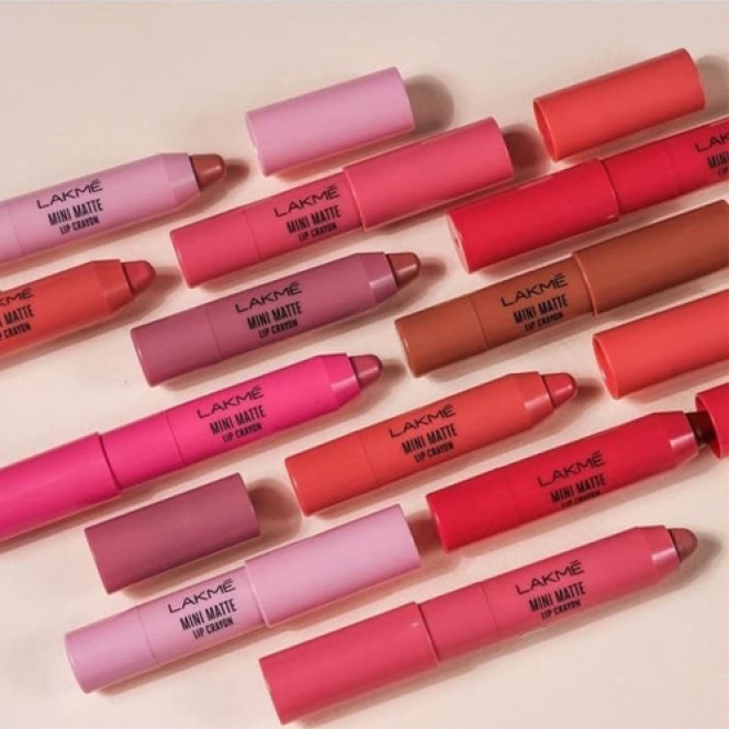 6 Rekomendasi Lip Crayon yang Gampang Dipakai dan Nggak Bikin Bibir Kering